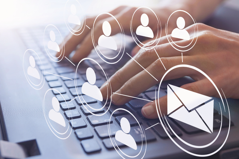 Fidélisez vos clients et trouvez de nouveaux clients à travers des campagnes e-mail et sms bien ciblées.